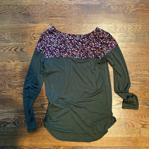 Floral/striped long sleeve - Picture 5 of 6
